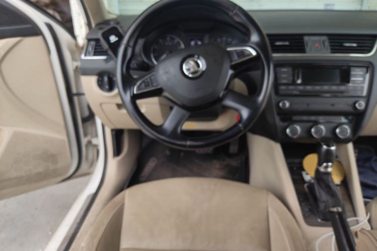 Used Skoda Octavia 2015 1.6L Automatic Yijun Edition Steering Wheel