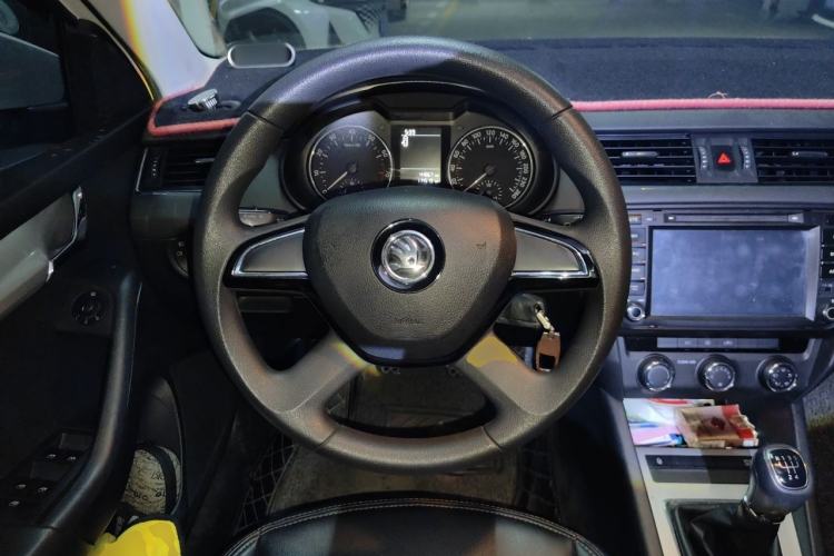 Used Skoda Octavia 2015 1.6L Manual Yijie Edition Steering Wheel