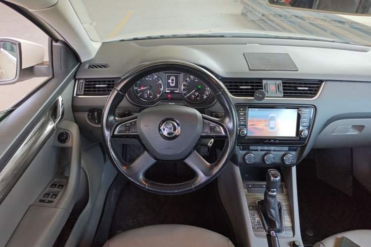 Used Skoda Octavia 2015 1.6L Automatic Yijun Edition Steering Wheel