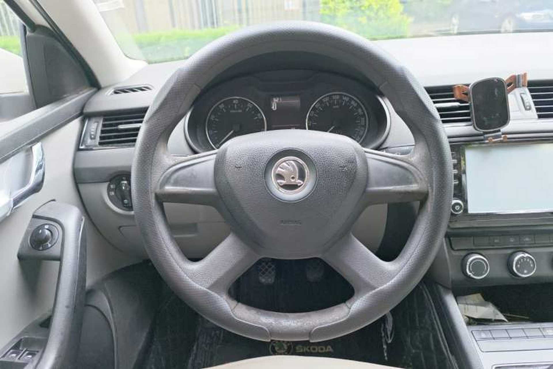 Used Skoda Octavia 2015 1.6L Manual Eado Edition Steering Wheel