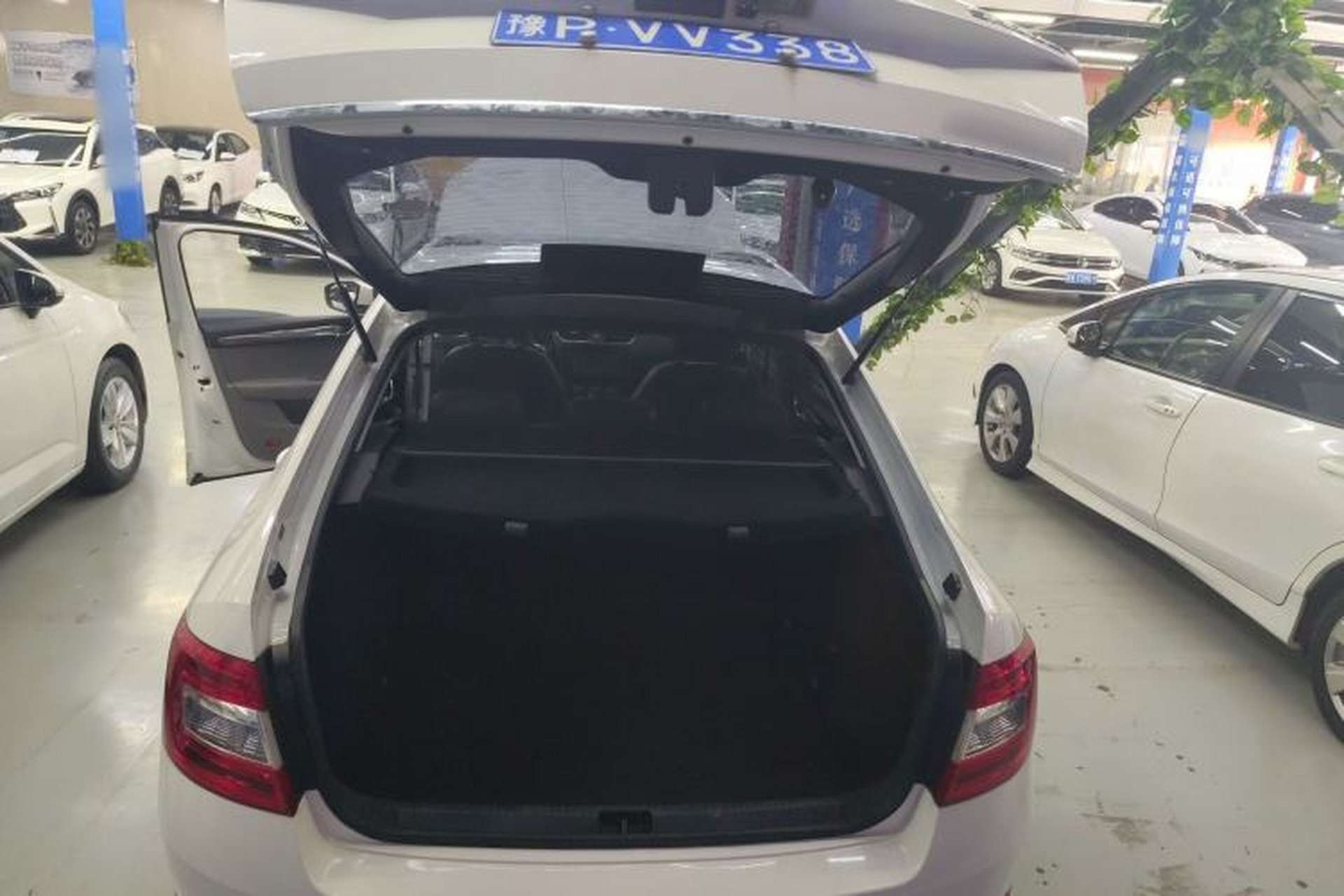 Used Skoda Octavia 2015 1.6L Automatic Yijun Edition Trunk