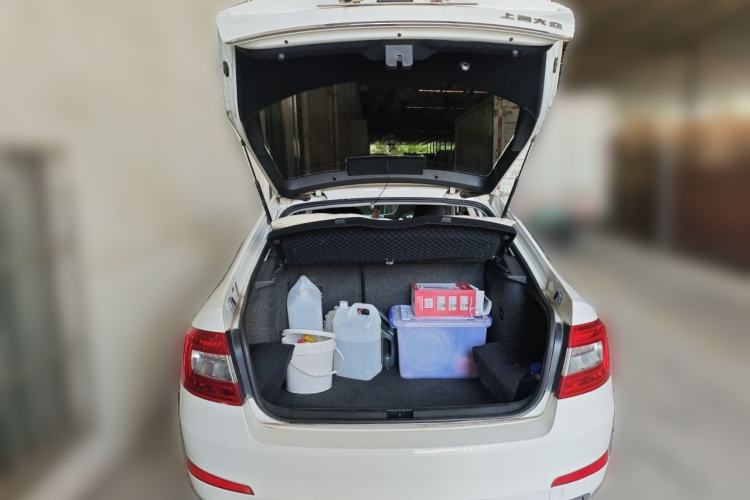Used Skoda Octavia 2015 1.6L Automatic Yijun Edition Trunk