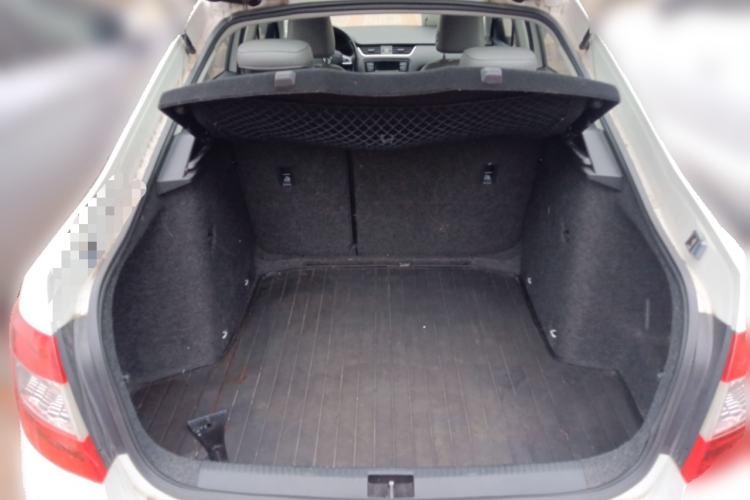Used Skoda Octavia 2015 1.6L Automatic Yijun Edition Trunk