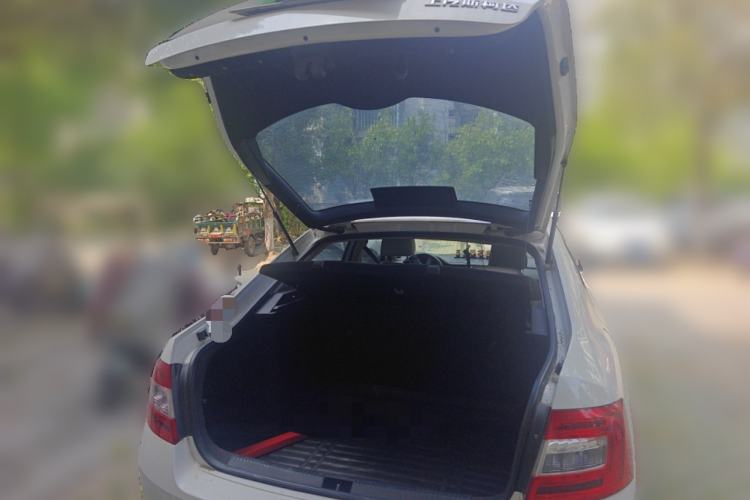 Used Skoda Octavia 2015 1.6L Automatic Yijie Edition Trunk