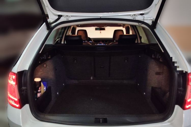 Used Skoda Octavia 2015 1.8T Yizhen Travel Edition Trunk