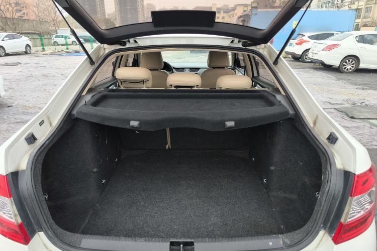 Used Skoda Octavia 2015 1.6L Manual Yijie Edition Trunk