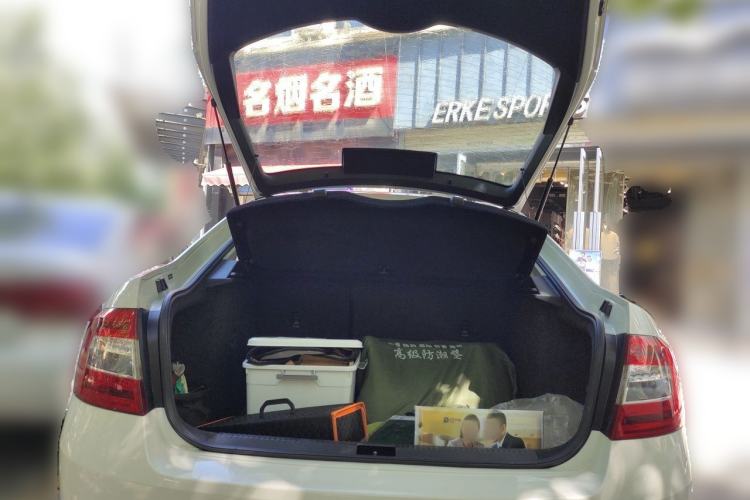 Used Skoda Octavia 2015 1.6L Manual Yijun Edition Trunk