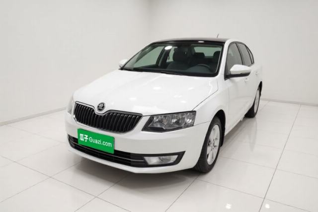 Ojetý Skoda Octavia 2015 1.6L Automatic Yijun Edition