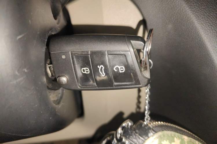 Used Skoda Octavia 2015 1.6L Manual Yijun Edition Vehicle Key