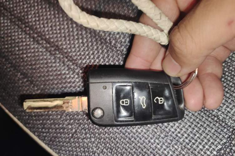 Used Skoda Octavia 2015 1.6L Automatic Eado Edition Vehicle Key