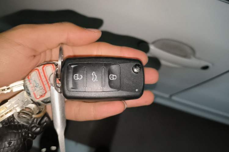 Used Skoda Octavia 2015 Classic Model 1.6L Automatic Elegance Edition Vehicle Key