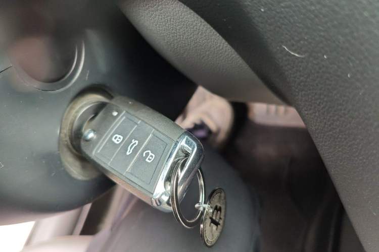 Used Skoda Octavia 2015 1.6L Manual Yijun Edition Vehicle Key
