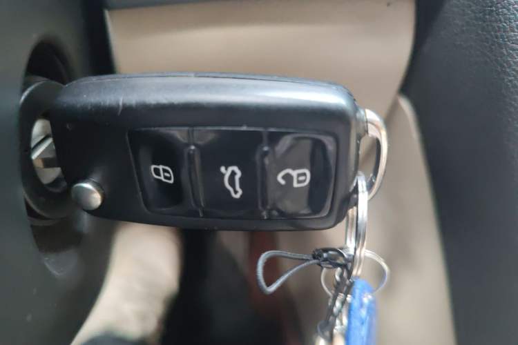 Used Skoda Octavia 2015 Classic Model 1.6L Automatic Yijie Version Vehicle Key