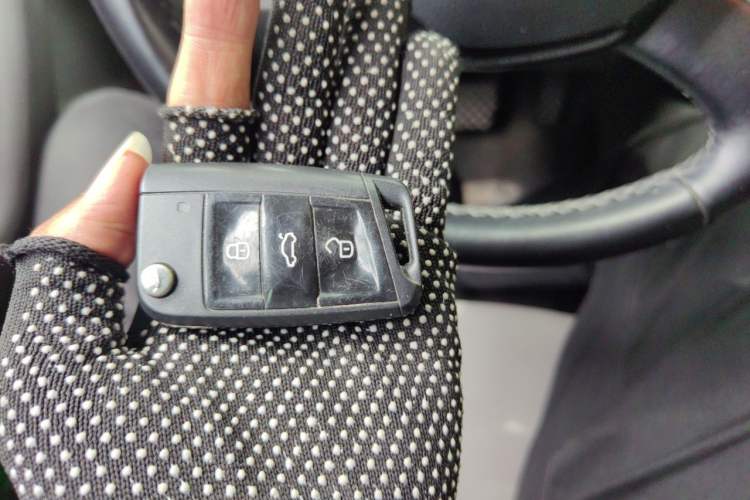 Used Skoda Octavia 2015 1.6L Automatic Yijun Edition Vehicle Key