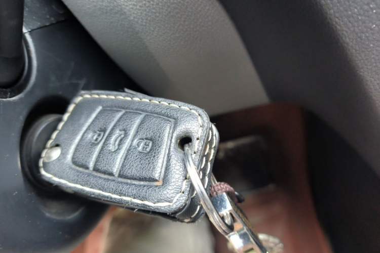 Used Skoda Octavia 2015 1.6L Manual Eado Edition Vehicle Key