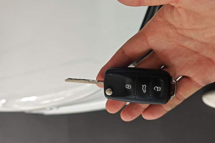 Used Skoda Octavia 2015 Classic Model 1.6L Automatic Yijie Version Vehicle Key