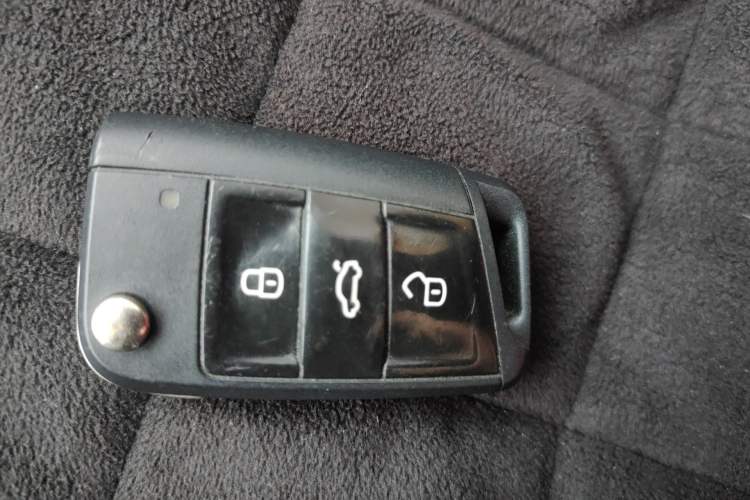 Used Skoda Octavia 2015 1.6L Automatic Yijun Edition Vehicle Key