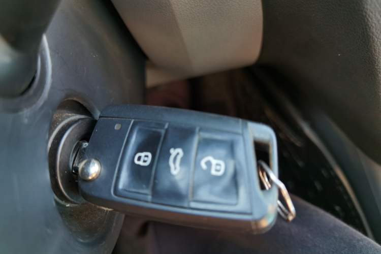 Used Skoda Octavia 2015 1.6L Automatic Yijun Edition Vehicle Key