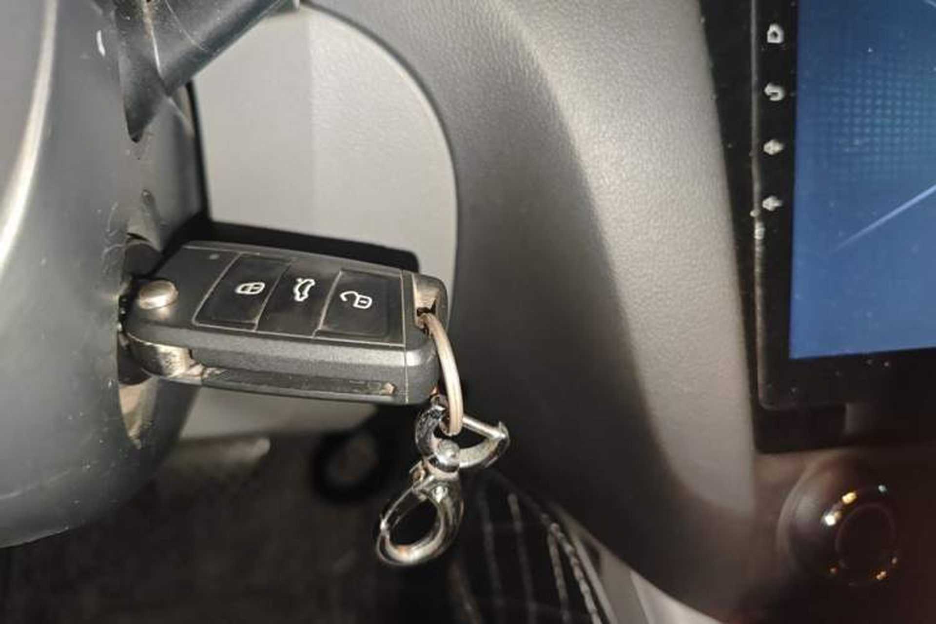 Used Skoda Octavia 2015 1.6L Automatic Yijun Edition Vehicle Key