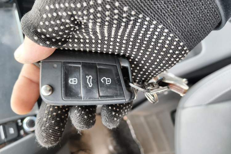 Used Skoda Octavia 2015 1.6L Automatic Yijun Edition Vehicle Key