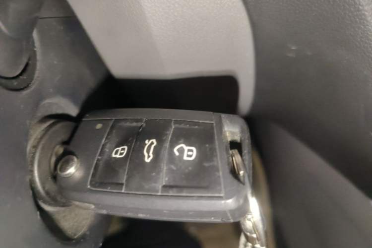 Used Skoda Octavia 2015 1.6L Manual Yijie Edition Vehicle Key