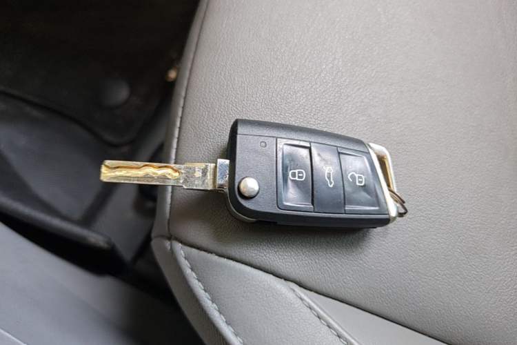 Used Skoda Octavia 2015 1.6L Automatic Yijun Edition Vehicle Key