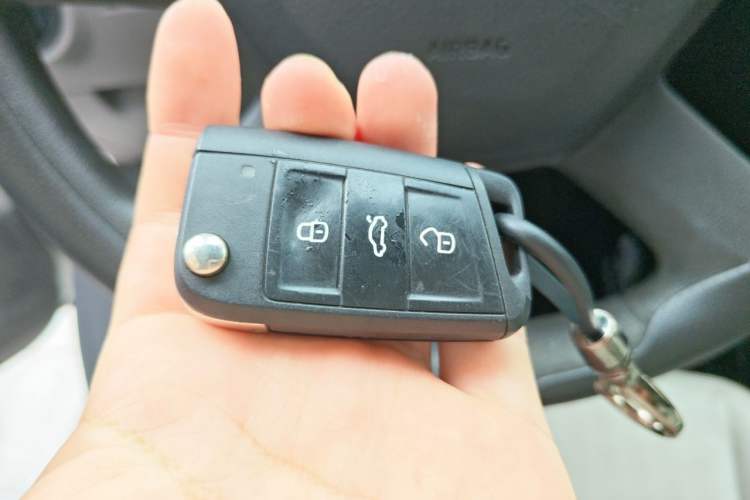 Used Skoda Octavia 2015 1.6L Manual Eado Edition Vehicle Key