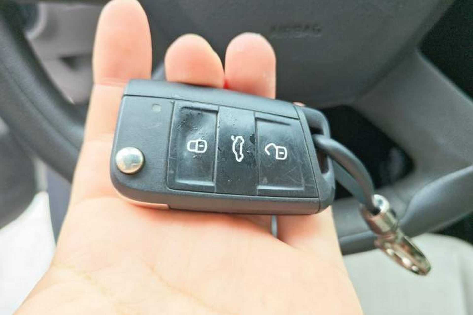 Used Skoda Octavia 2015 1.6L Manual Eado Edition Vehicle Key