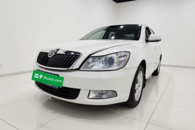 Ojetý Skoda Octavia 2015 Classic Model 1.6L Manual Eado Version
