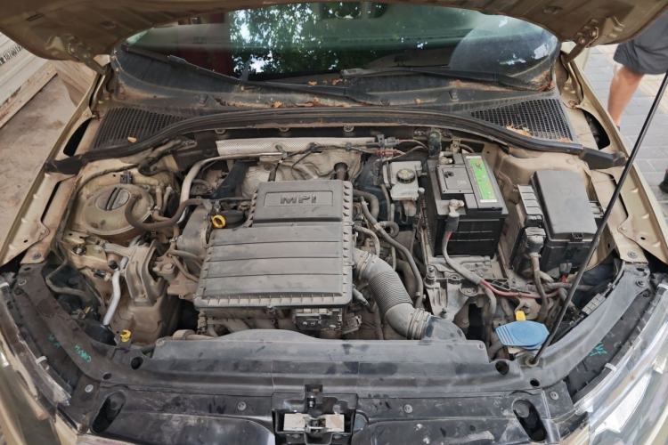 Used Skoda Octavia 2015 1.6L Automatic Yijie Edition Engine Bay