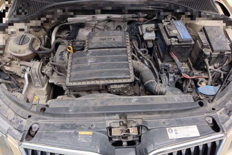Used Skoda Octavia 2015 1.6L Automatic Yijun Edition Engine Bay