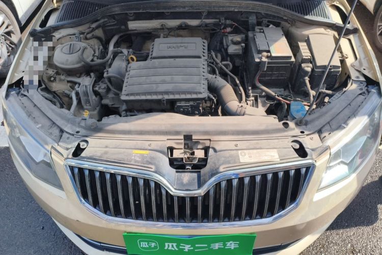 Used Skoda Octavia 2015 1.6L Automatic Yijun Edition Engine Bay