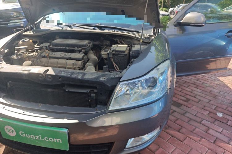 Used Skoda Octavia 2015 Classic Model 1.6L Manual Yijie Edition Engine Bay Left