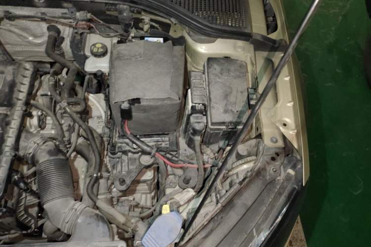 Used Skoda Octavia 2015 1.6L Automatic Yijie Edition Engine Bay Left