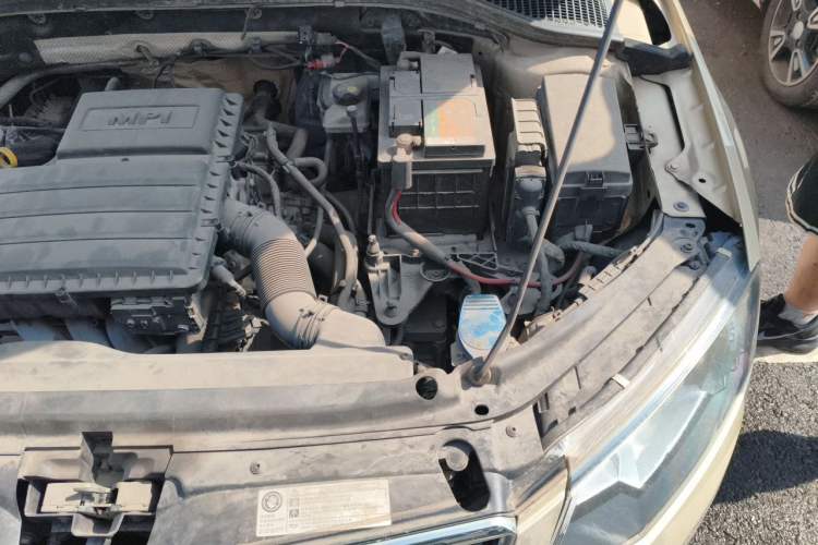 Used Skoda Octavia 2015 1.6L Automatic Yijun Edition Engine Bay Left