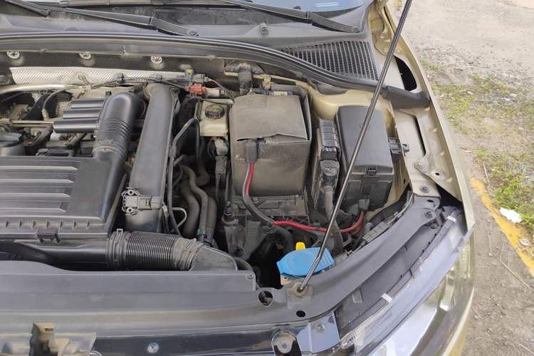 Used Skoda Octavia 2015 1.4TSI DSG Yijun Edition Engine Bay Left