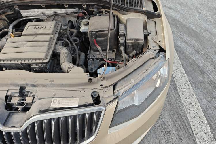 Used Skoda Octavia 2015 1.6L Manual Yijun Edition Engine Bay Left
