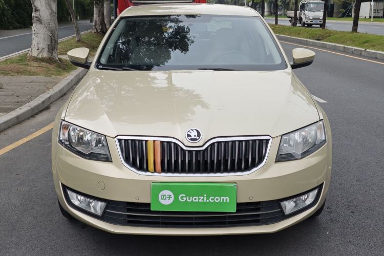 Used Skoda Octavia 2015 1.6L Automatic Yijie Edition Exterior 1