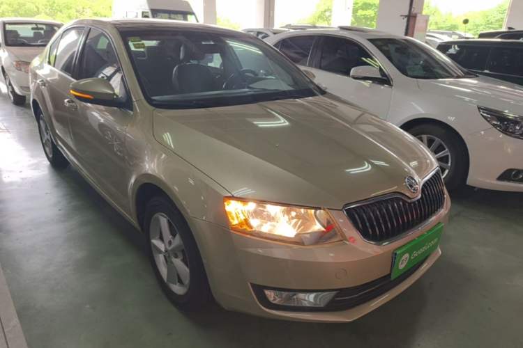 Used Skoda Octavia 2015 1.6L Automatic Yijun Edition Exterior 1