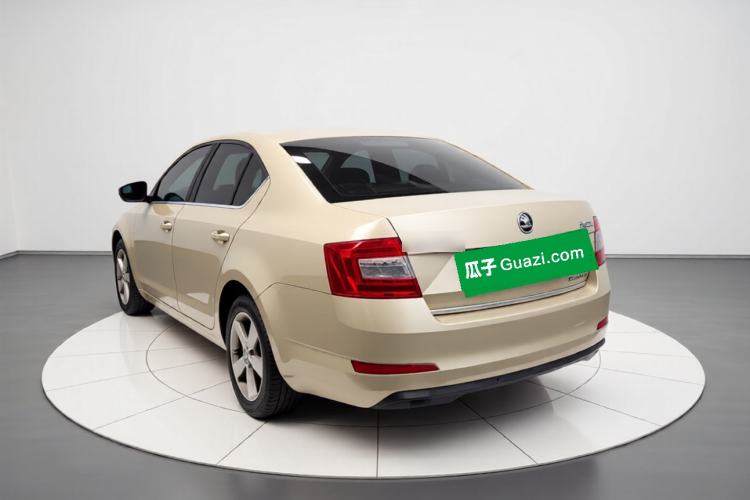 Used Skoda Octavia 2015 1.6L Automatic Yijun Edition Exterior 2