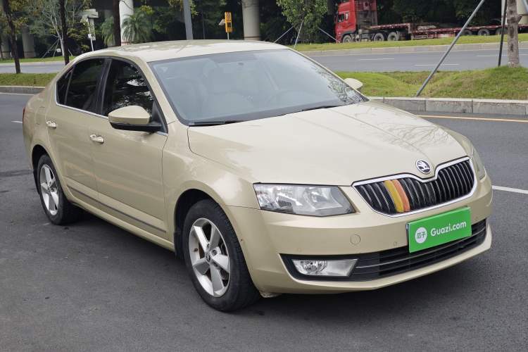 Used Skoda Octavia 2015 1.6L Automatic Yijie Edition Exterior 2