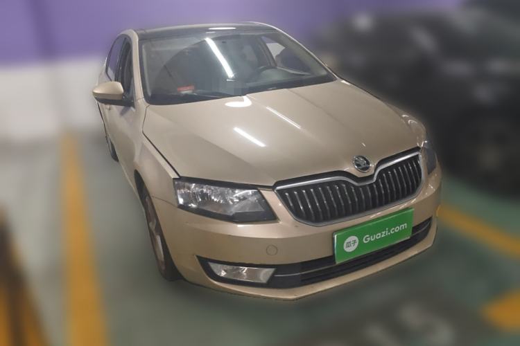 Used Skoda Octavia 2015 1.6L Automatic Yijun Edition Exterior 2