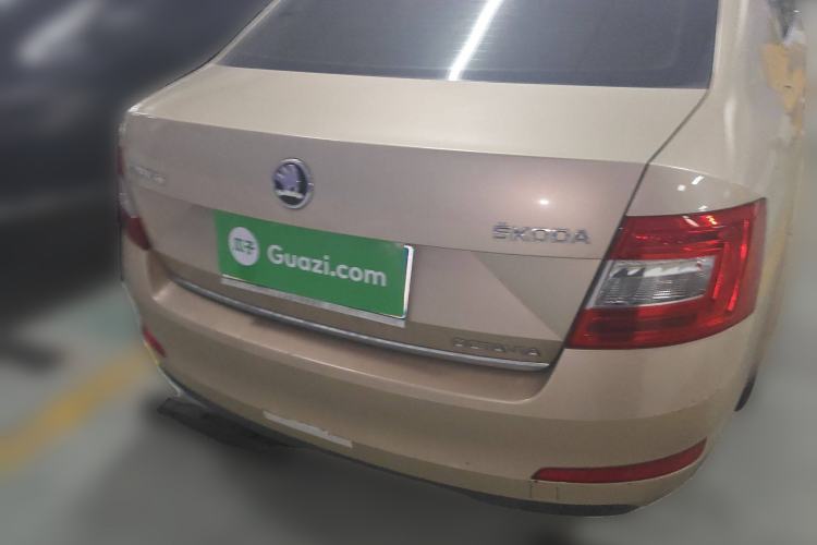 Used Skoda Octavia 2015 1.6L Automatic Yijun Edition Exterior 4