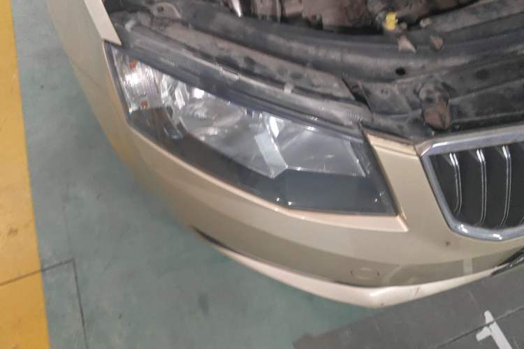 Used Skoda Octavia 2015 1.6L Automatic Yijun Edition Exterior 6