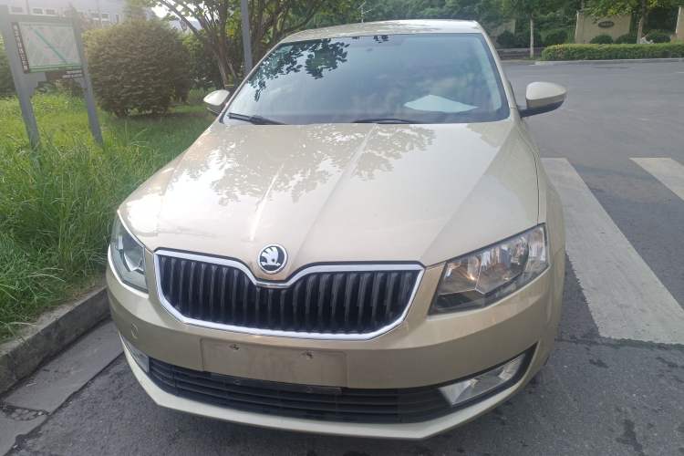 Used Skoda Octavia 2015 1.6L Automatic Eado Edition Front