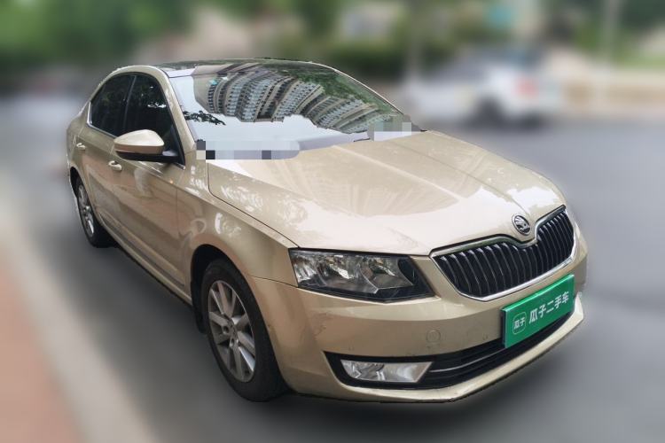 Used Skoda Octavia 2015 1.4TSI DSG Elegance Edition Front Right 45 Deg