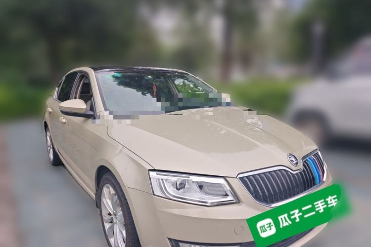 Used Skoda Octavia 2015 1.4TSI DSG Yijun Edition Front Right 45 Deg