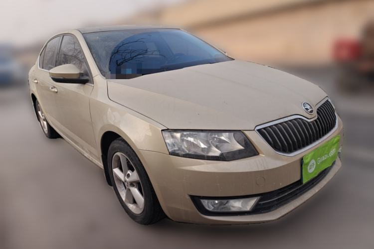 Used Skoda Octavia 2015 1.6L Manual Yijun Edition Front Right 45 Deg