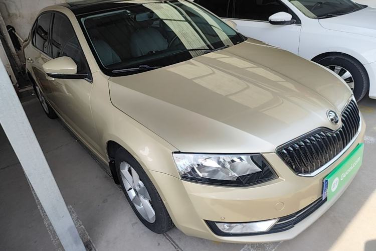 Used Skoda Octavia 2015 1.6L Automatic Yijun Edition Front Right 45 Deg