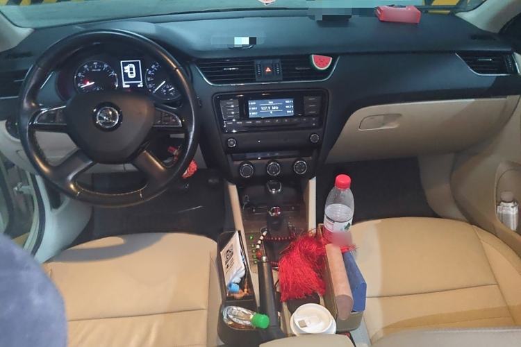 Used Skoda Octavia 2015 1.6L Automatic Yijun Edition Interior 2